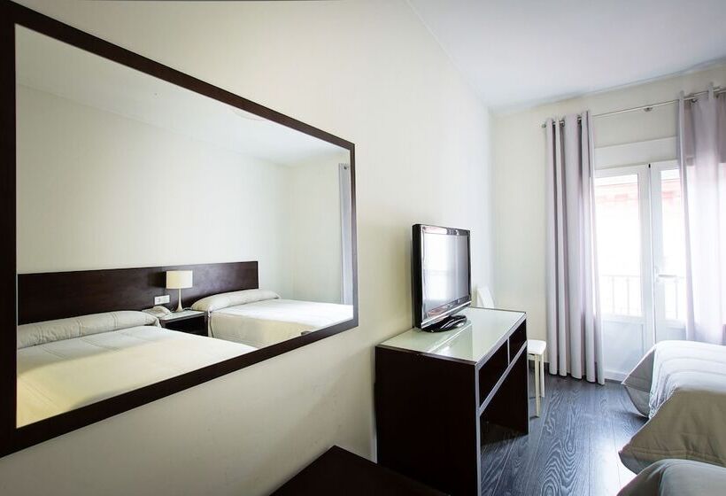 اتاق استاندارد سه نفره, Madrid De Sevilla