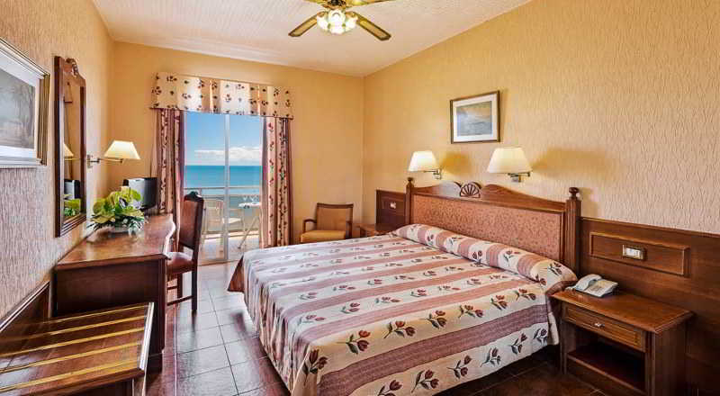 Quarto Estandar, Monopol