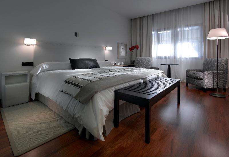 Номер Стандарт, Parador De Antequera