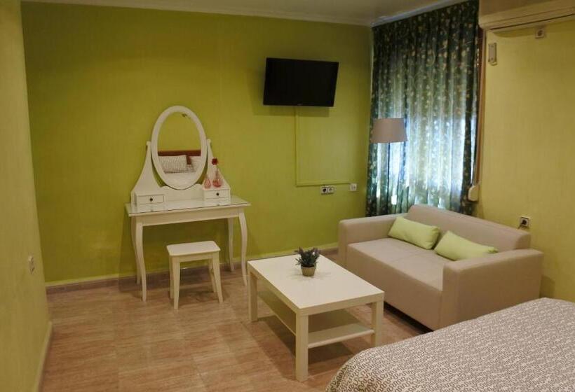 سوئیت با وان آب گرم, Hostal Andrés