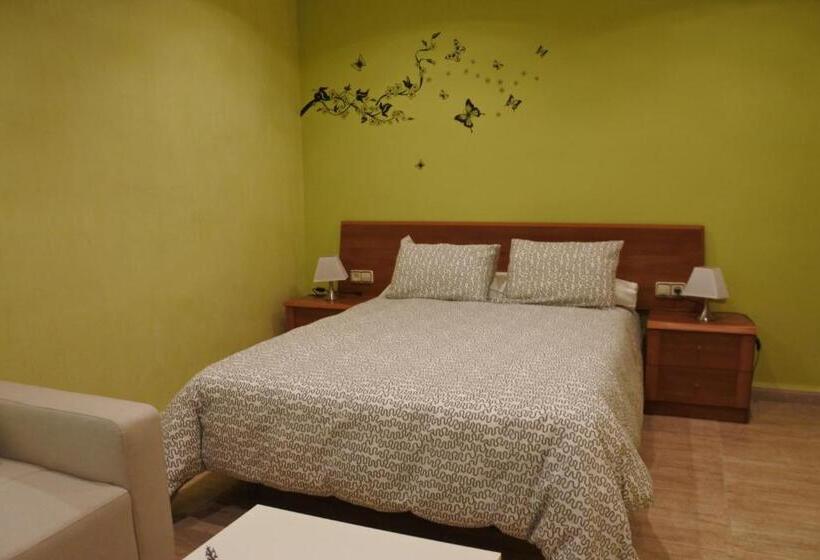 سوئیت با وان آب گرم, Hostal Andrés