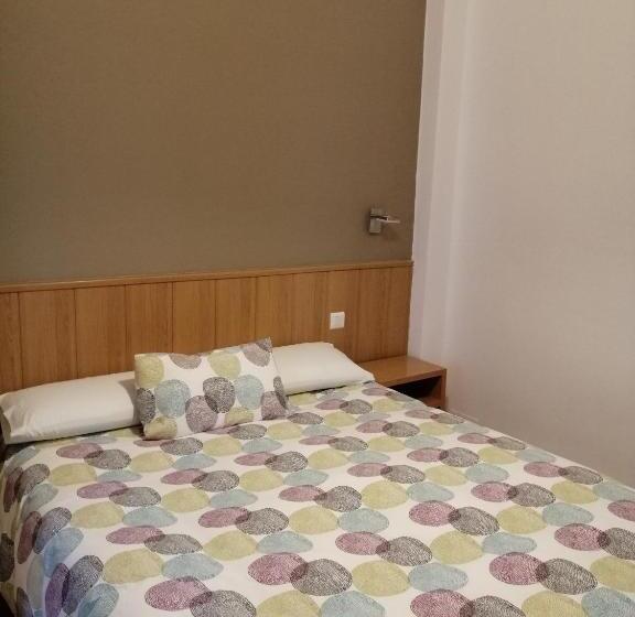 اتاق عادی, Hostal Andrés