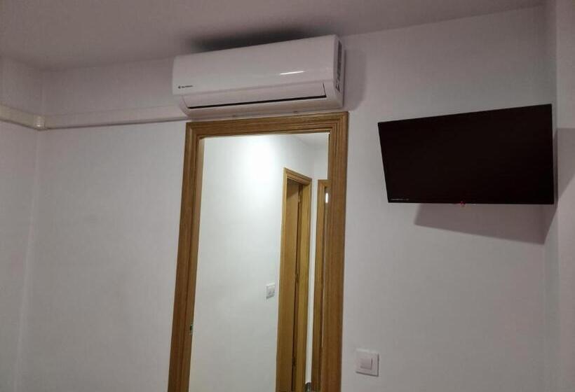 اتاق عادی, Hostal Andrés