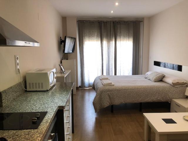 استودیوی استاندارد, Hostal Andrés