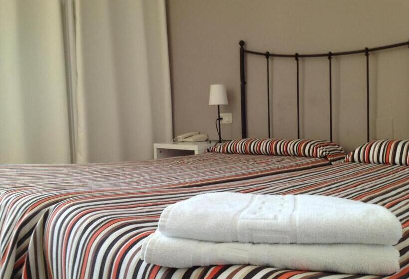 اتاق استاندارد یک نفره, Casa Del Mar Hotel & Apartaments