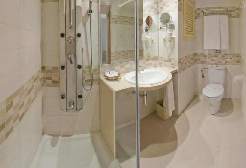 プールビュースタンダードルーム, Ght Costa Brava & Spa