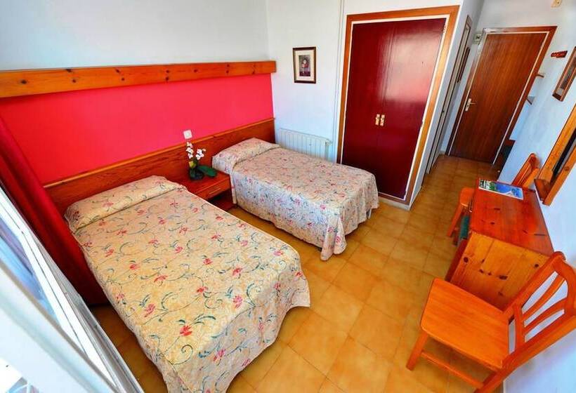 اتاق استاندارد سه نفره, Hostal Magnolia
