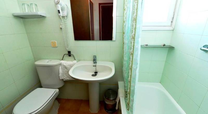 اتاق استاندارد سه نفره, Hostal Magnolia