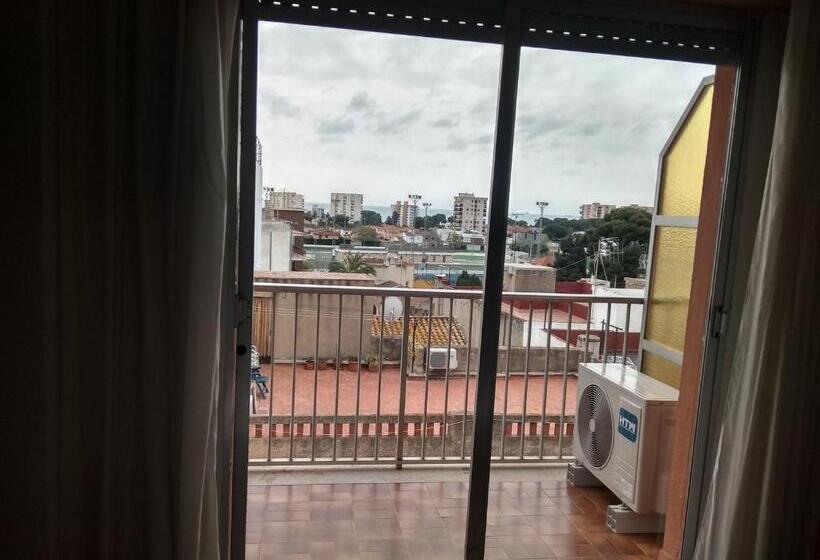 Четырехместный Номер Стандарт, Hostal Garamar