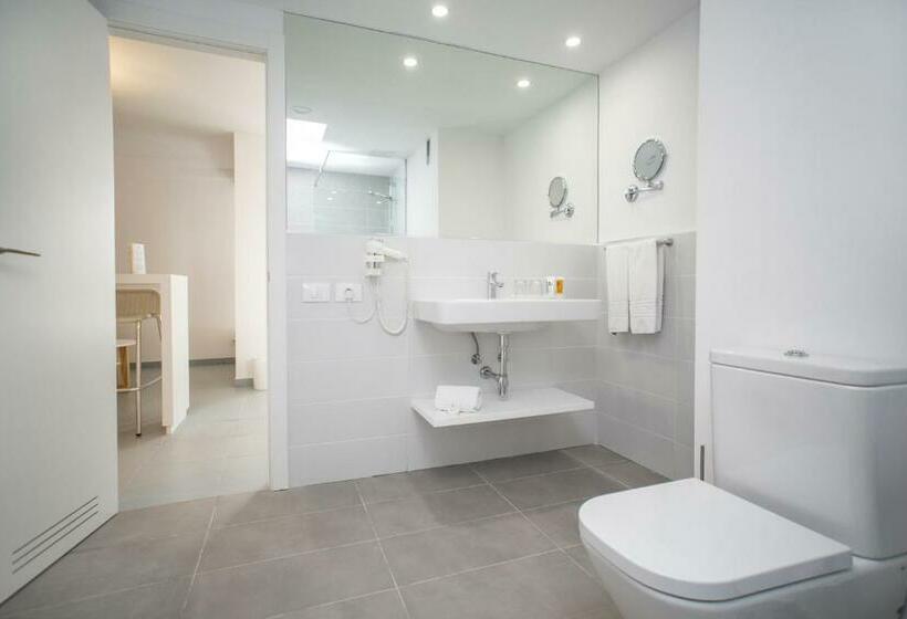 Полулюкс, Livvo Anamar Suites