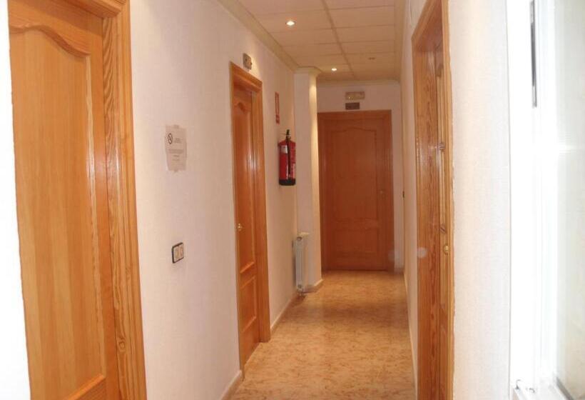 اتاق استاندارد سه نفره, Hostal La Paz