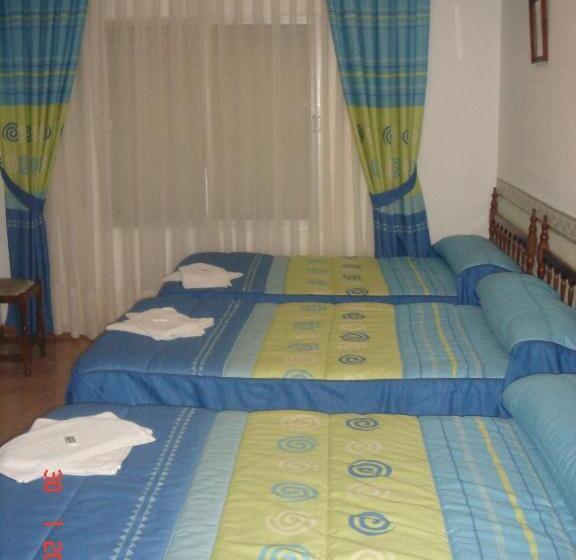 اتاق استاندارد سه نفره, Hostal La Paz
