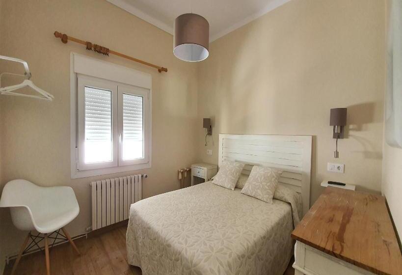 Номер Стандарт, Hostal Canigó