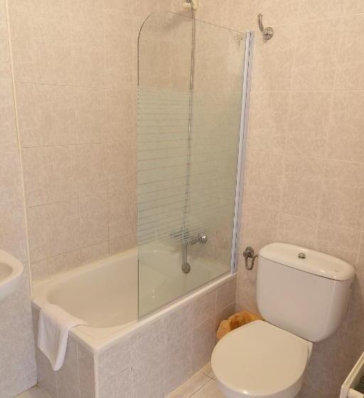 Номер Стандарт Трехместный, Hostal Legaz