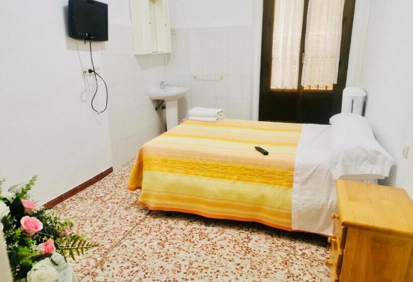 اتاق استاندارد با سرویس بهداشتی مشترک, Hostal Ruano