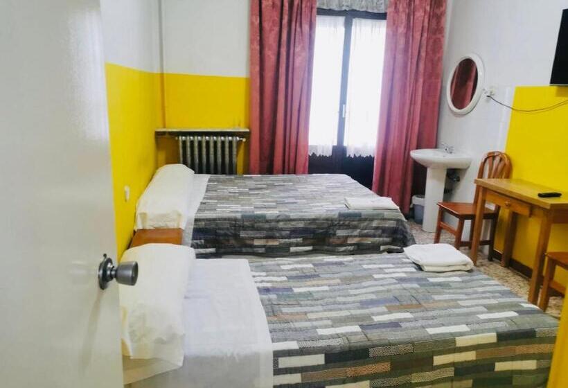 اتاق استاندارد با سرویس بهداشتی مشترک, Hostal Ruano