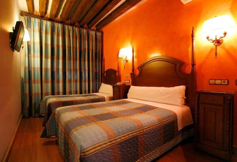 اتاق استاندارد سه نفره, Hostal Victoria I