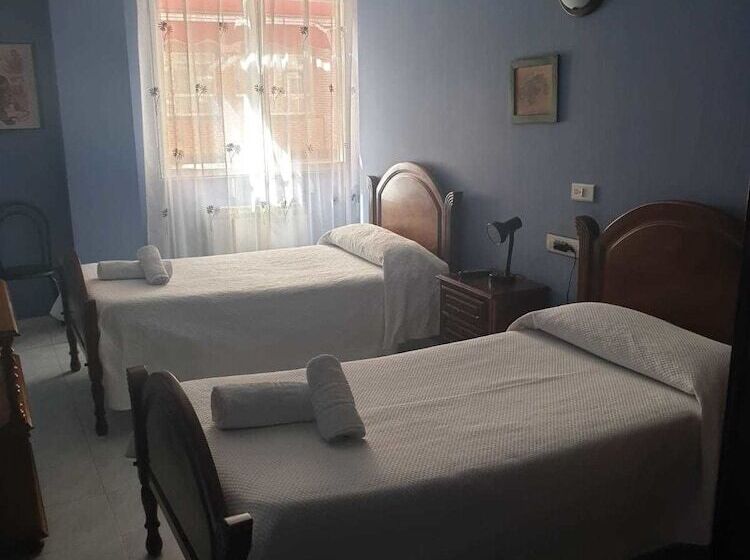 Quarto Triplo Estandar, Hostal Algodón
