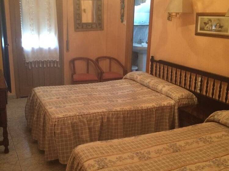 Номер Стандарт, Hostal Mónica