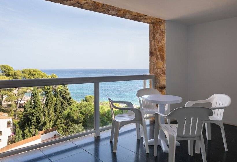 اتاق استاندارد چهار تخته با چشم‌انداز دریا, htop Caleta Palace