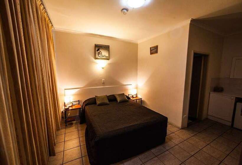 اتاق استاندارد, Elkira Court Motel