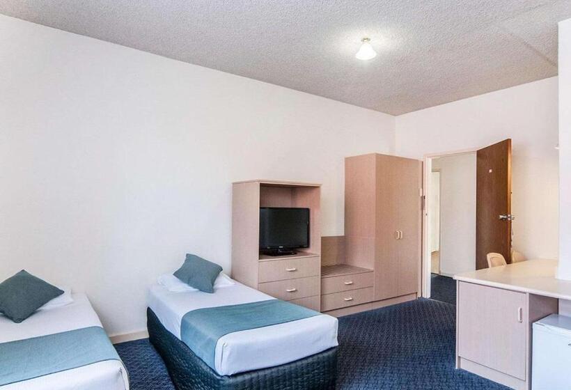 اتاق خانوادگی, Comfort Inn Regal Park