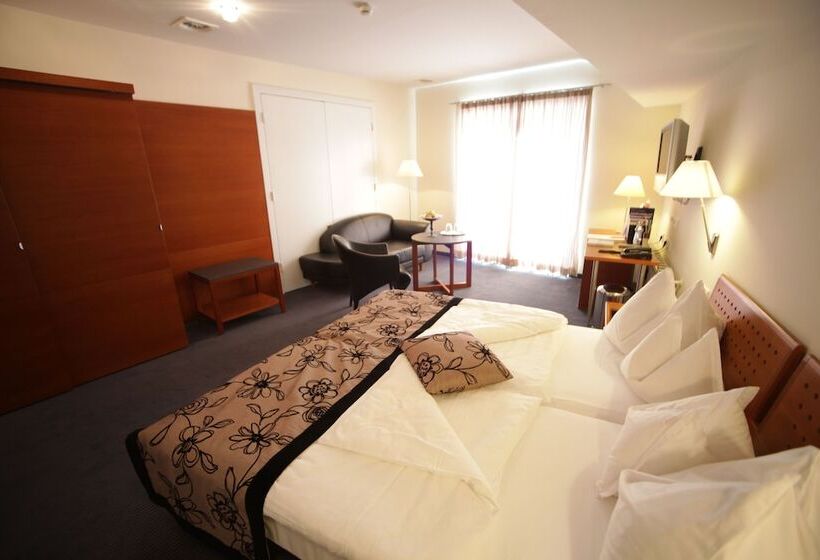 اتاق استاندارد با چشم‌انداز دریاچه, Romantik Hotel Im Weissen Rössl Am Wolfgangsee