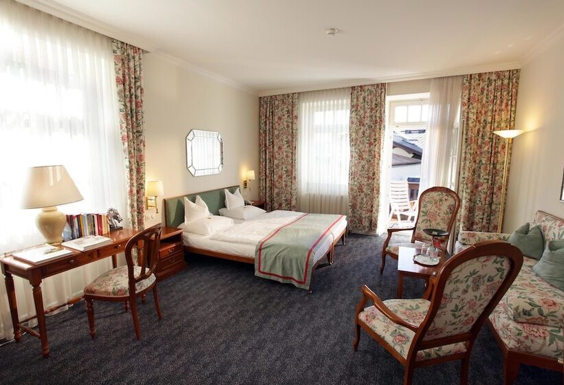 اتاق استاندارد با چشم‌انداز دریاچه, Romantik Hotel Im Weissen Rössl Am Wolfgangsee