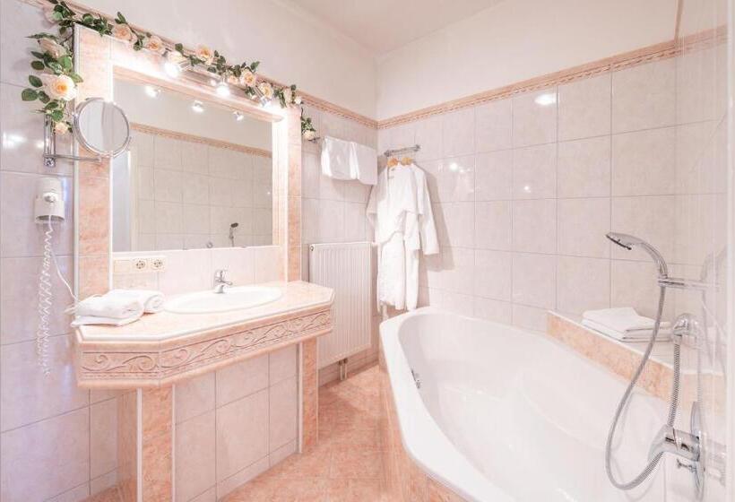 スイート, Schlosshotel Rosenau Superior