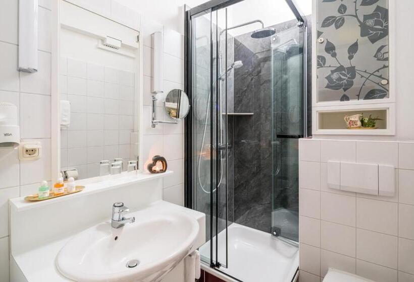 コンフォートルーム, Schlosshotel Rosenau Superior