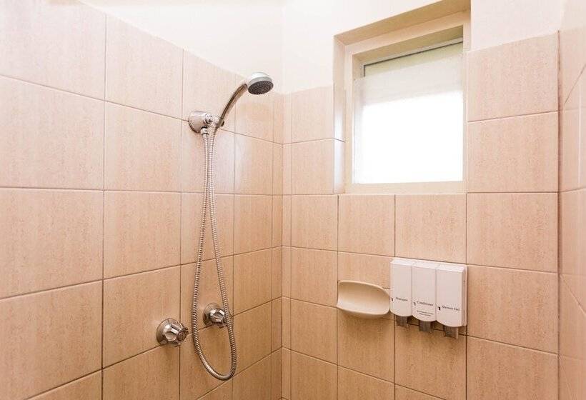 חדר קומפורט, Sleepwell Motel