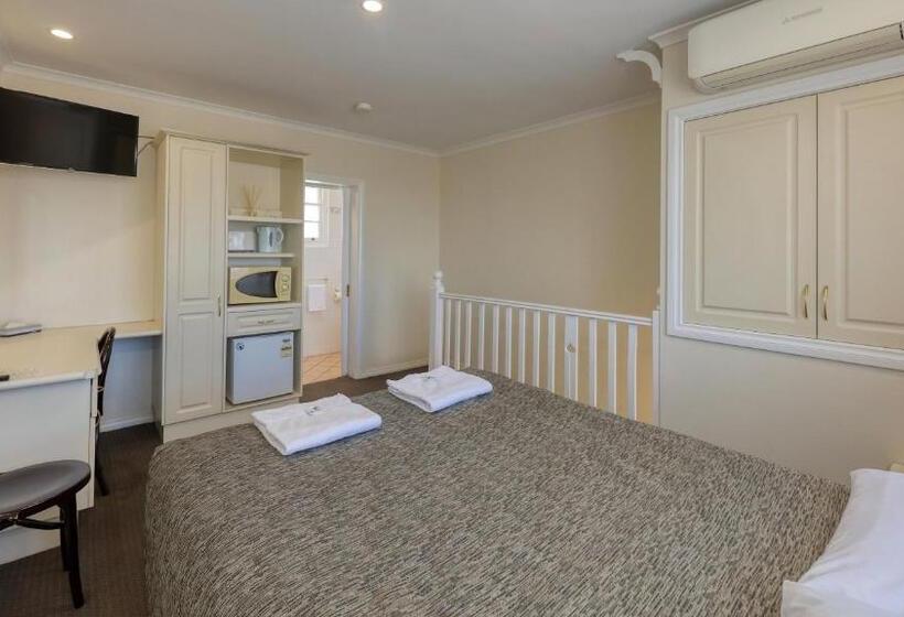 اتاق استاندارد, Coachman Hotel Motel