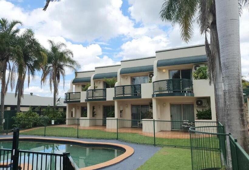 Номер Стандарт Вид на Бассейн, Mcnevins Maryborough Motel