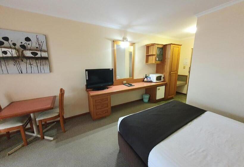 Номер Стандарт Вид на Бассейн, Mcnevins Maryborough Motel