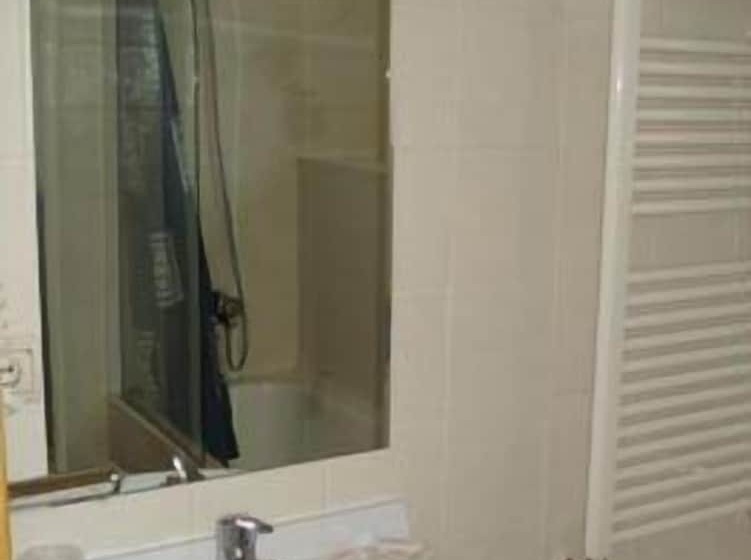 استودیوی استاندارد, Aparthotel Llempó