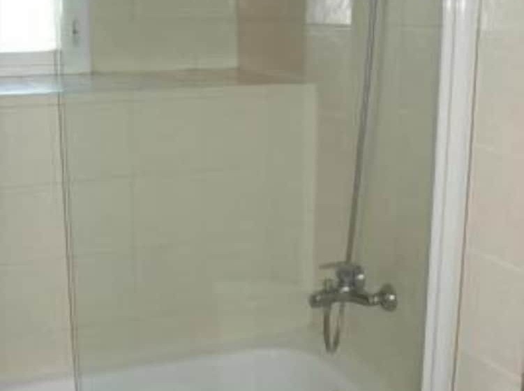 استودیوی استاندارد, Aparthotel Llempó