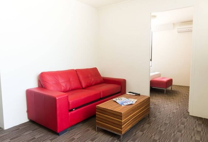 스탠다드 룸, Cambridge Hotel Sydney