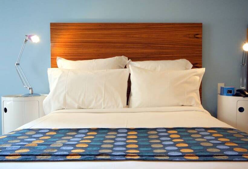 스탠다드 룸, Cambridge Hotel Sydney