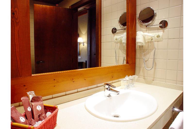 اتاق استاندارد سه نفره, Font Andorra Hostel