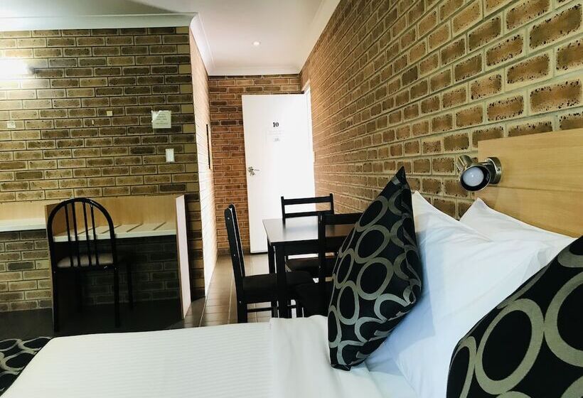 패밀리 룸, Jumbuck Motor Inn