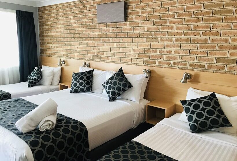 패밀리 룸, Jumbuck Motor Inn