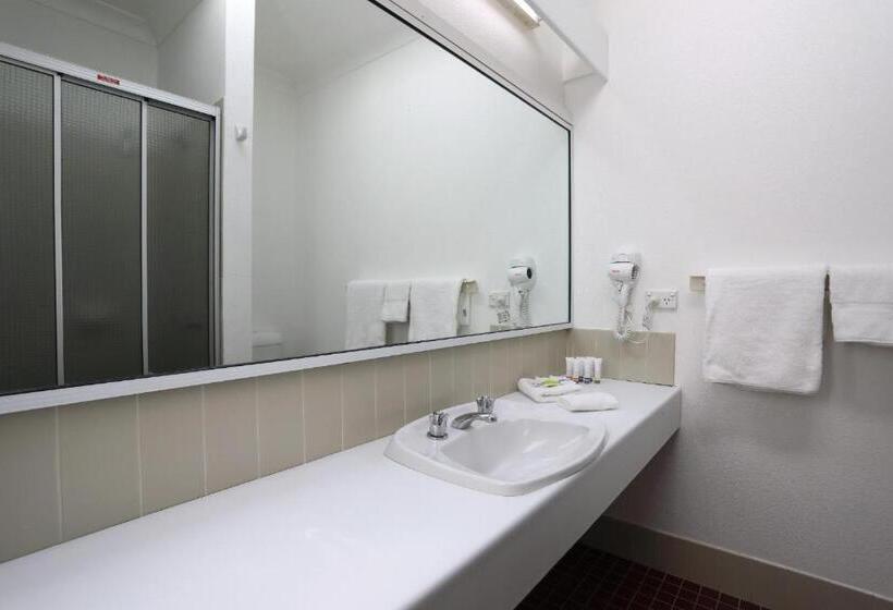 اتاق استاندارد با چشم‌انداز استخر, Econo Lodge Gateway Tamworth