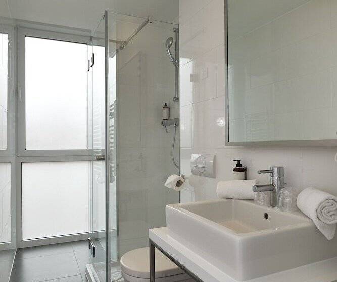 اتاق لوکس با بالکن, The Scott Hotel Brussels