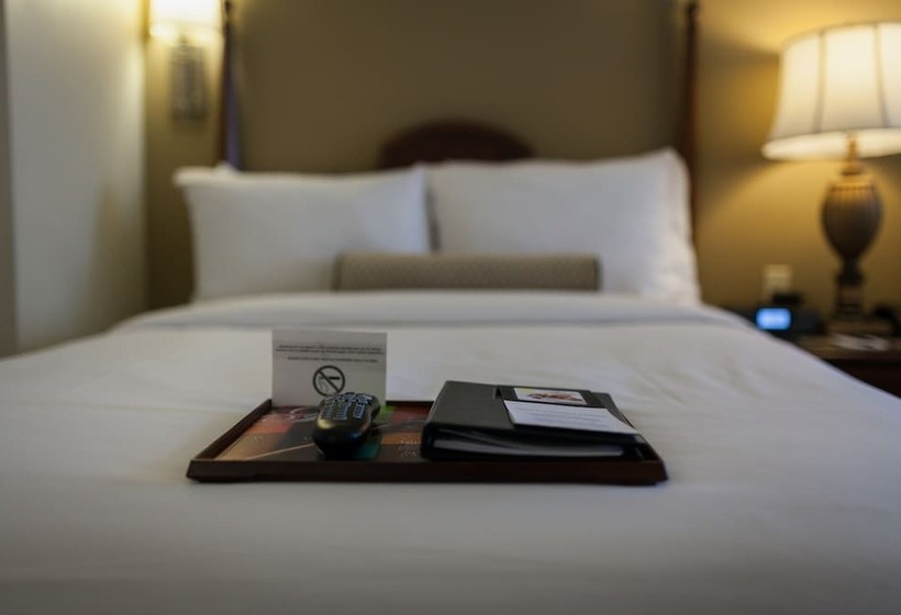标准间带双人床, Fairmont Hotel Macdonald