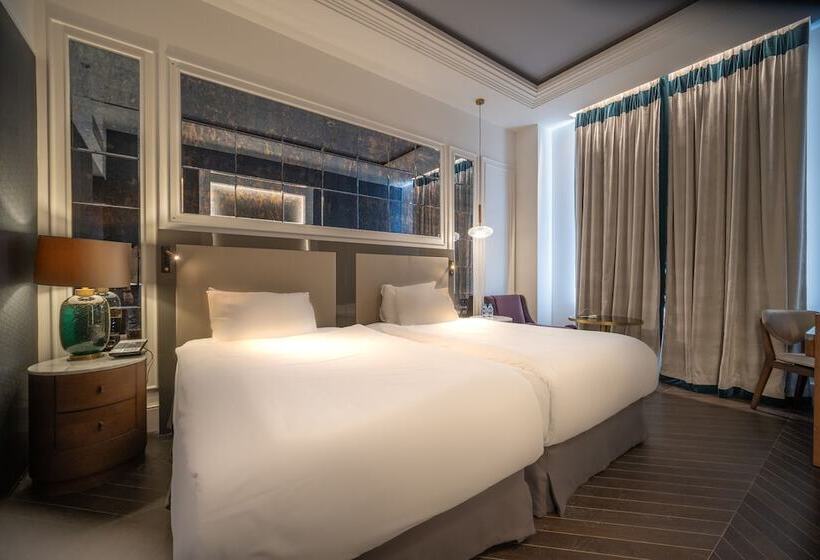 Номер Deluxe, Sofia Balkan Palace