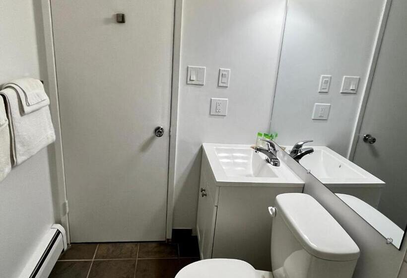 سوییت لوکس, Anavada Inn & Suites  Prince George