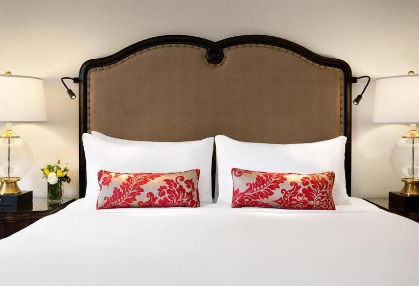 اتاق استاندارد با چشم‌انداز دریاچه, Fairmont Chateau Lake Louise