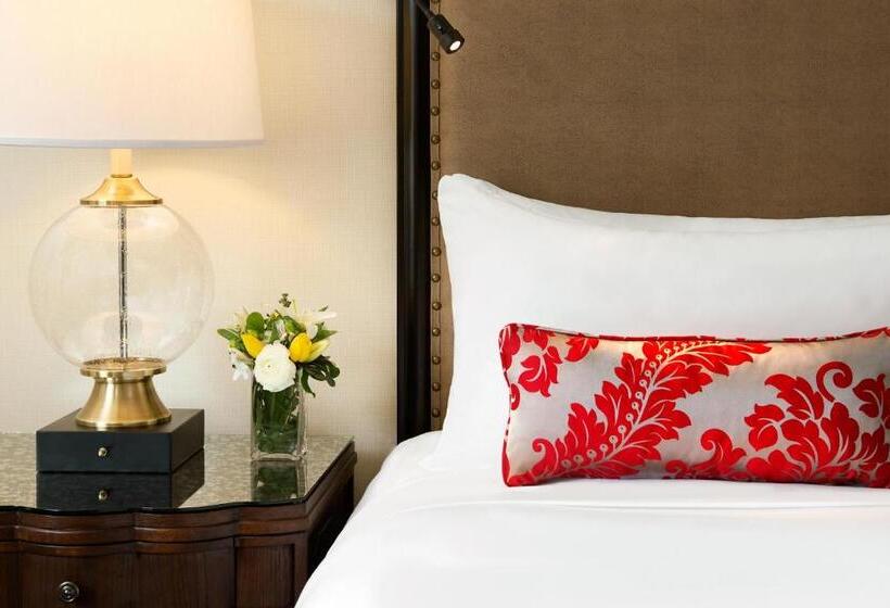 اتاق استاندارد با چشم‌انداز کوهستان, Fairmont Chateau Lake Louise