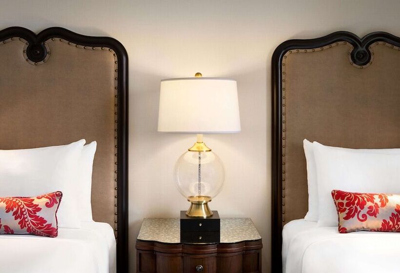 اتاق لوکس, Fairmont Chateau Lake Louise