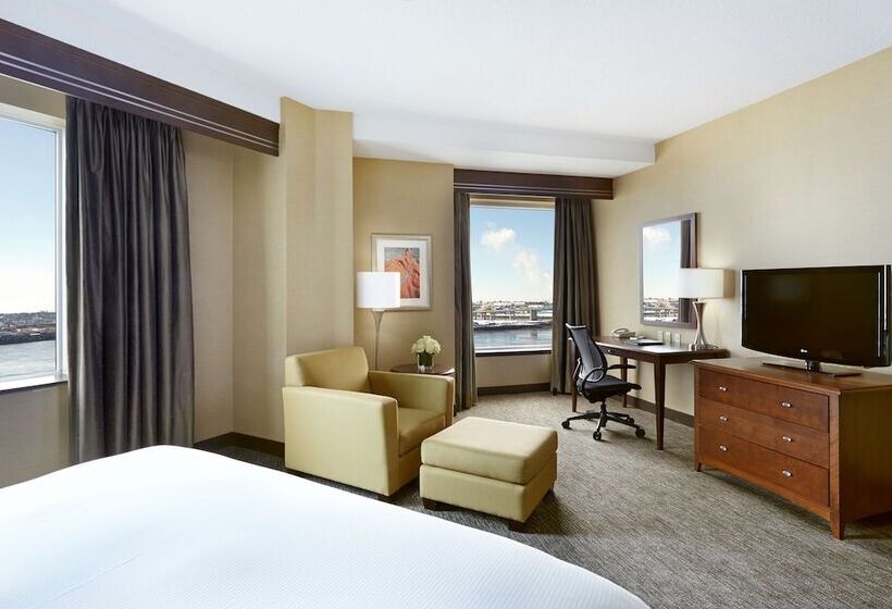 景色の見えるダブルベッドスタンダードルーム, Hilton Saint John